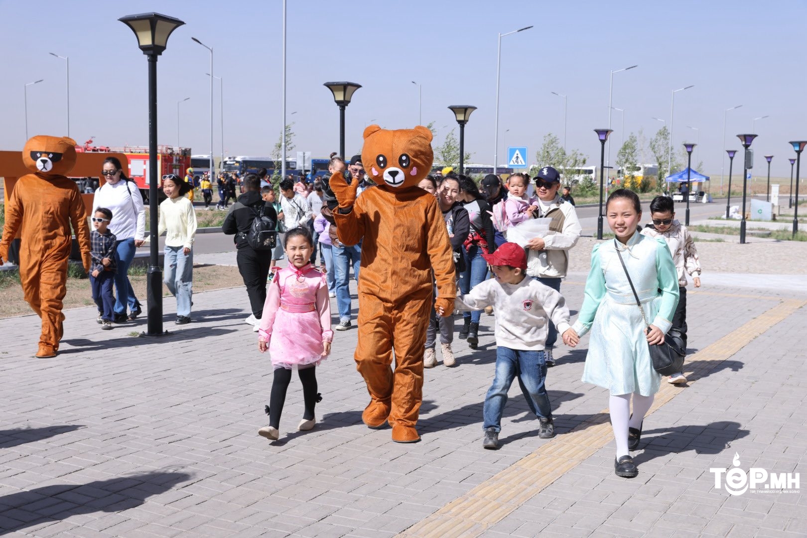Эрдэнэсийн хүүхдүүд баярын арга хэмжээ  “Эрдэнэс Тавантолгой” ХК-ийн салбарт боллоо