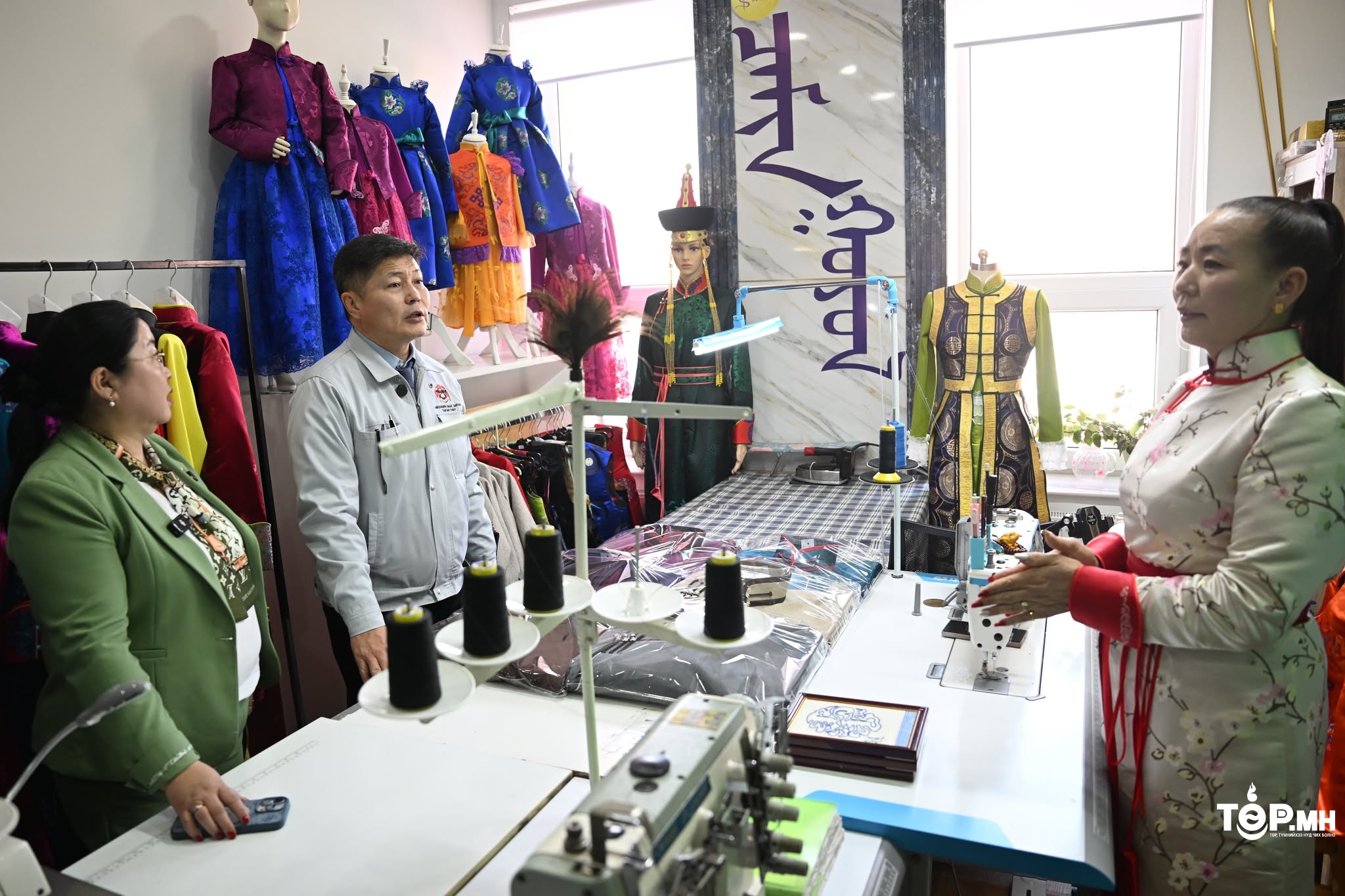 “Уламжлалт гар урлалыг дэмжих төв”-д ЖДҮ эрхлэгчид түрээсийн төлбөр төлөхгүйгээр ажиллаж байна