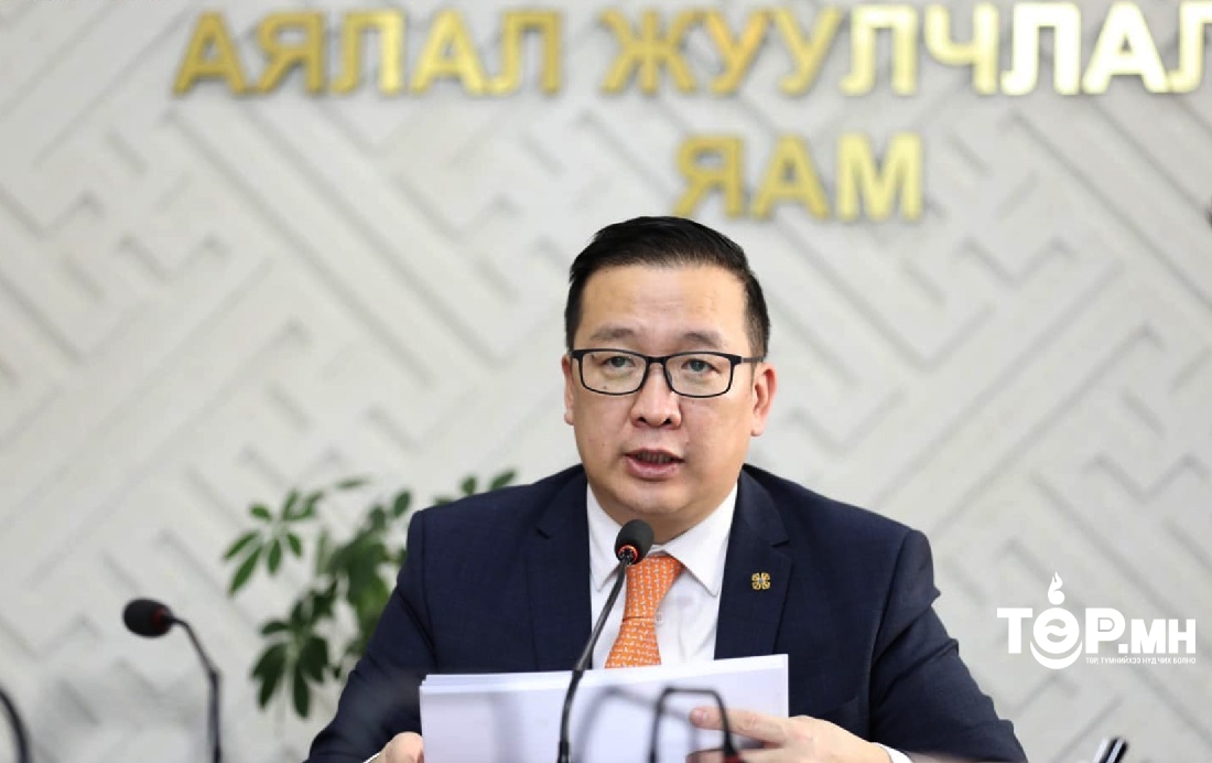 Б.БАТ-ЭРДЭНЭ: Мөсний баяраар Хөвсгөл нууран дээр машин, техник зогсоохгүй