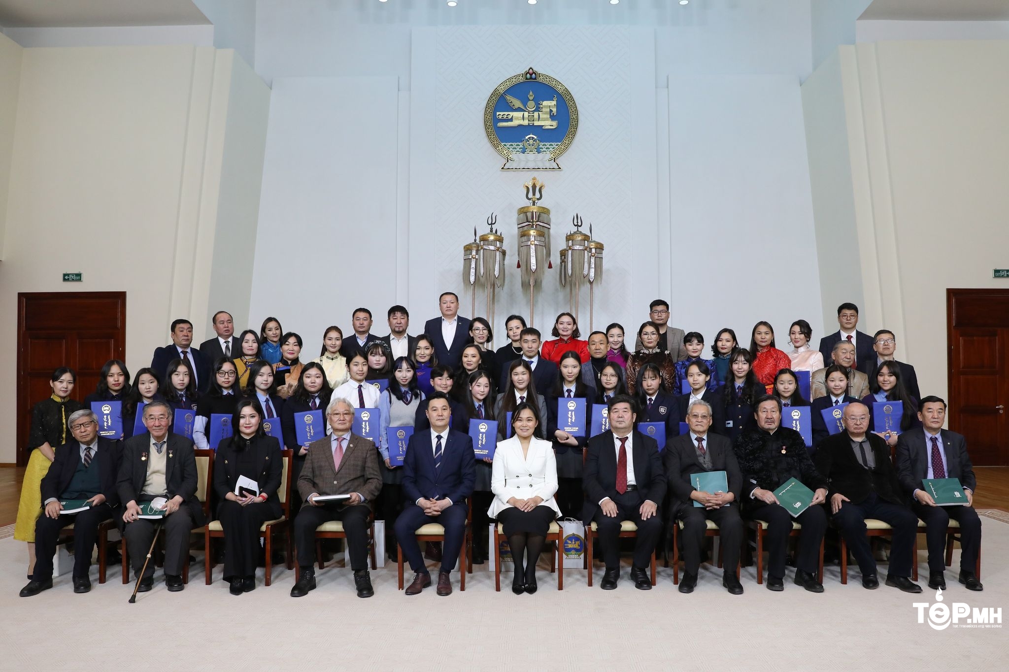 “Мөнх тэнгэрийн бичиг-2021” монгол уран бичгийн шилдгүүд тодорлоо