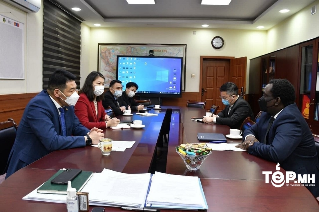 Эрүүл мэндийн сайд С.Энхболд НҮБ-ын хүүхдийн сангийн суурин төлөөлөгч ноён Эваристе Коуасси Комлан-ыг хүлээн авч уулзлаа