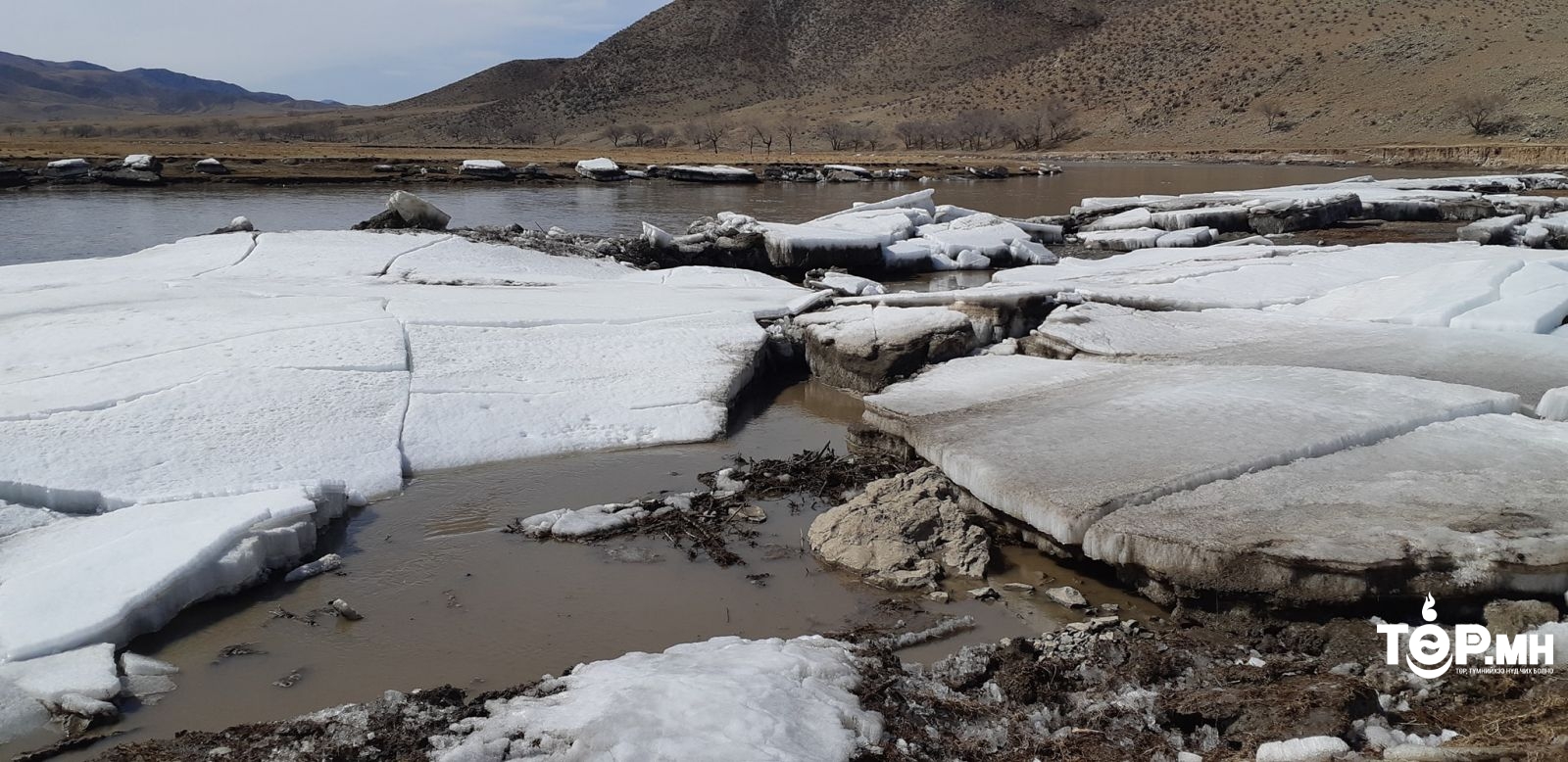 Зарим нутгаар цас орж салхи, шуургатай байна