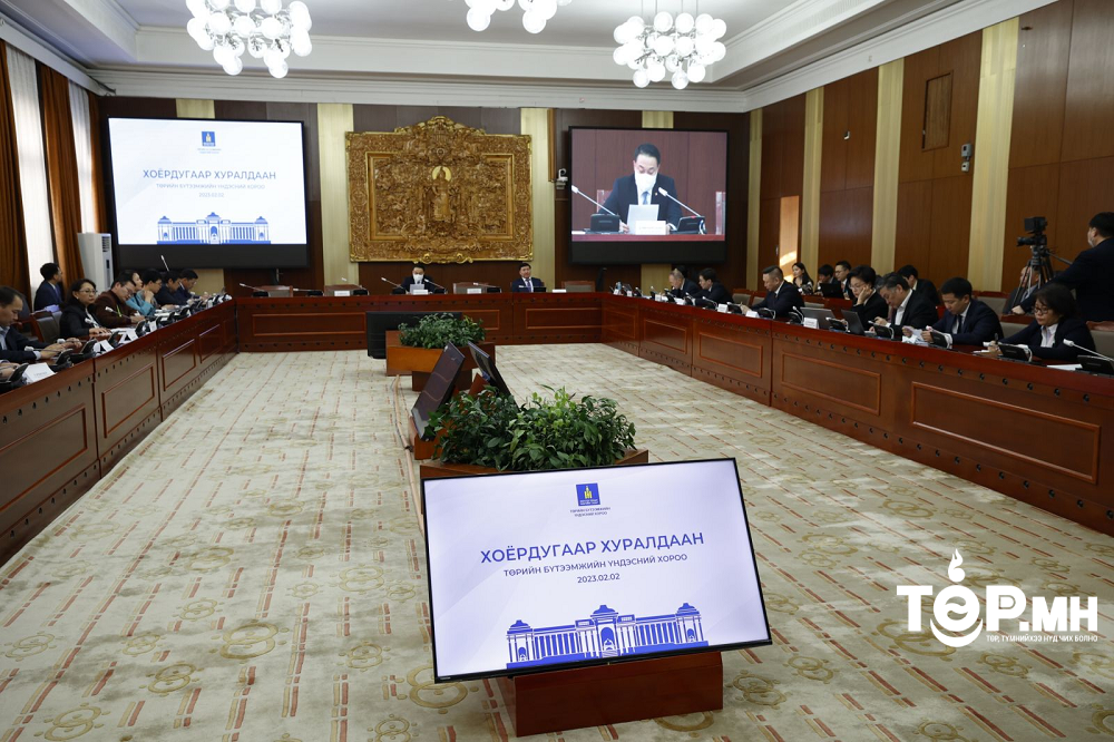 Төрийн албан хаагчдын ур чадварт суурилсан үнэлгээ хийж, чадварлаг, цомхон бөгөөд цалин хангамж сайтай байхад анхаарна