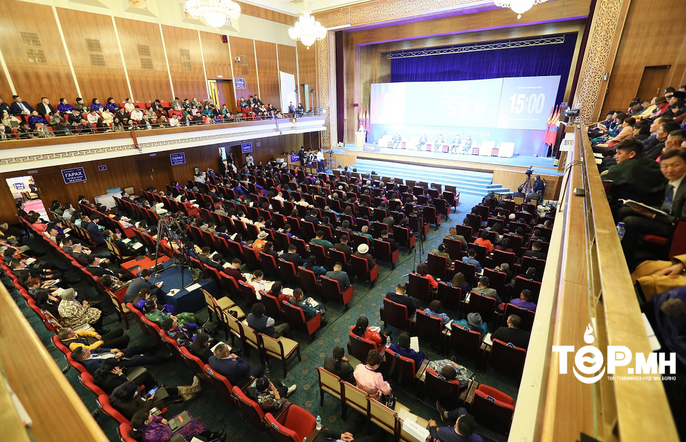 Зөвлөлдөх уулзалт эдийн засаг, баялгийн сан, төвлөрлийг сааруулах, нийгмийн тулгамдсан асуудлууд сэдвээр үргэлжилнэ