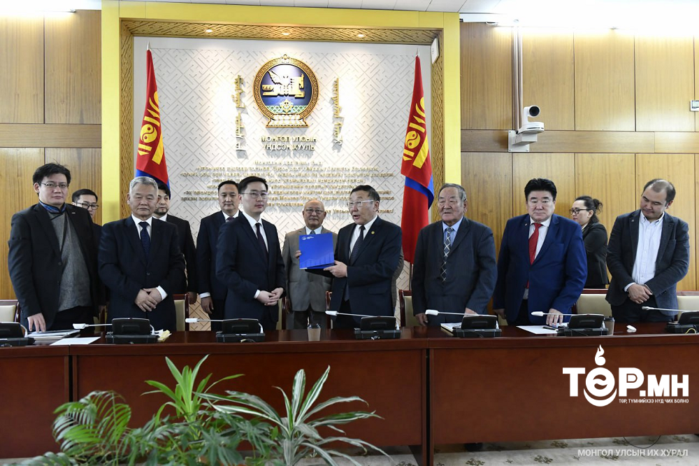 Зөвлөлдөх санал асуулгын тайланг Зөвлөлдөх зөвлөлд хүлээлгэн өглөө