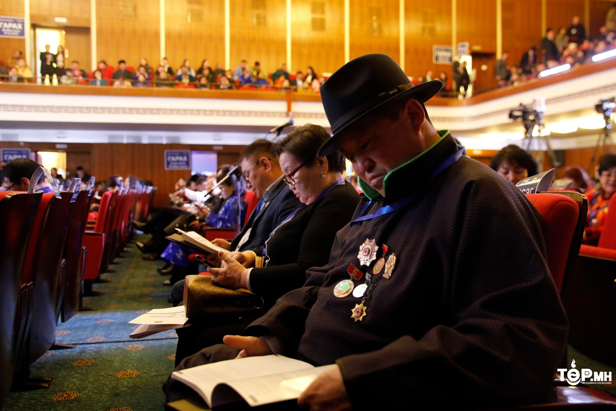 Зөвлөлдөх санал асуулгад оролцогчдын хамгийн залуу нь 20, ахмад нь 89 настай иргэн байна