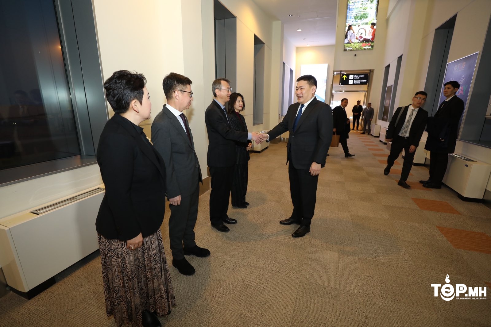 Ерөнхий сайд Л.Оюун-Эрдэнэ албан ёсны айлчлал хийхээр БНСУ руу мордлоо