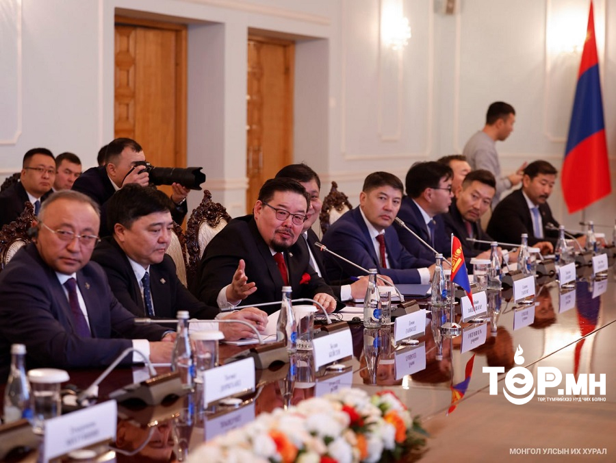 УИХ-ын дарга Г.Занданшатар Бүгд Найрамдах Киргиз Улсын Парламентын дарга Н.Шакиевтай албан ёсны хэлэлцээ хийлээ