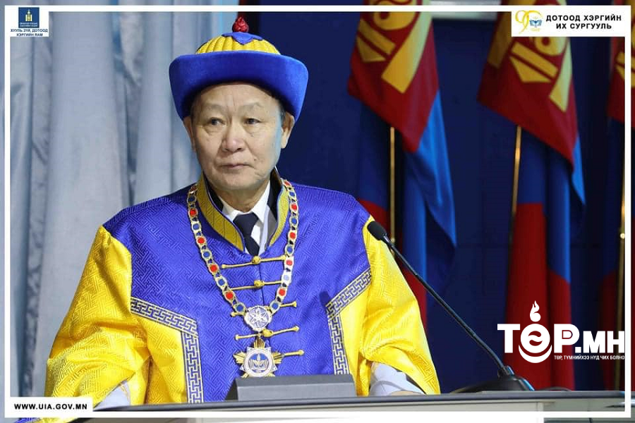 Шинжлэх ухааны доктор, профессор, хошууч генерал О.Үржинд Дотоод хэргийн их сургуулийн “Хүндэт профессор” цол олголоо