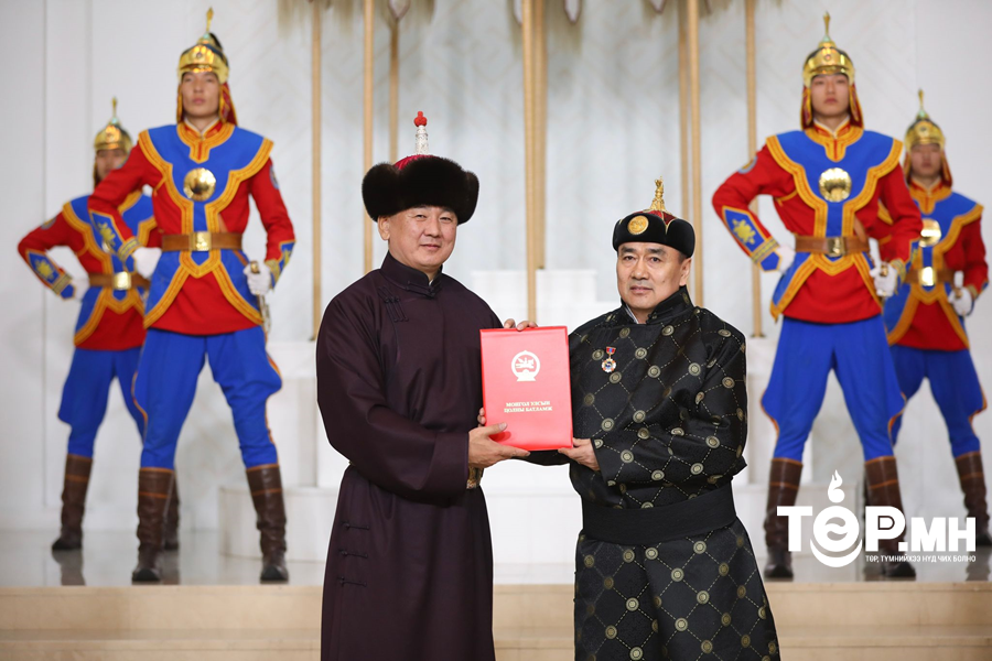 Уяач, шагайн харваачдад улсын цол олголоо