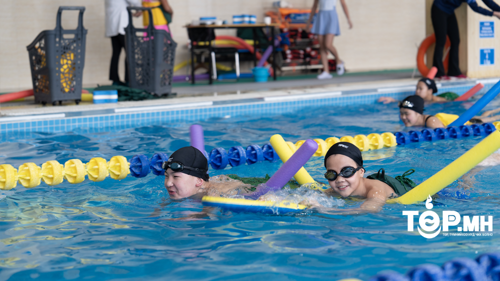 Чингэлтэй дүүргийн сурагчид усан спортоор хичээллэж эхэллээ