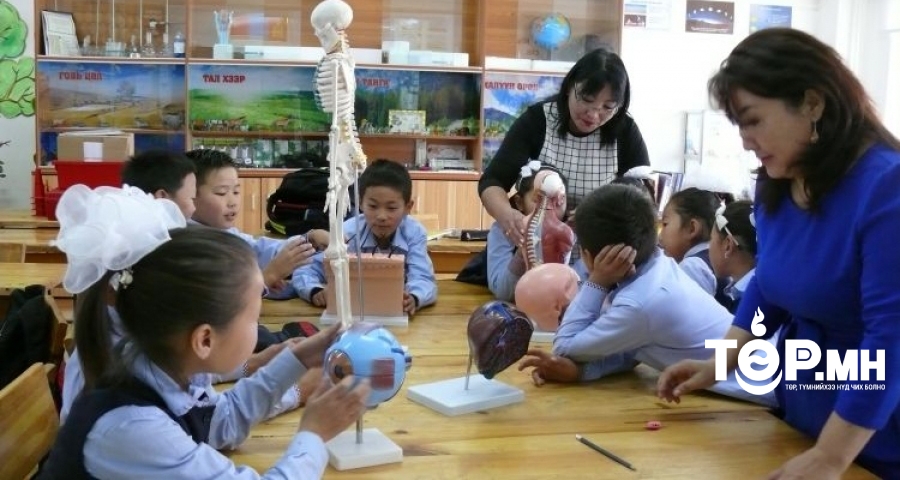 Багш нар энэ сараас эхлэн нэг сая төгрөгөөс дээш цалинтай болно