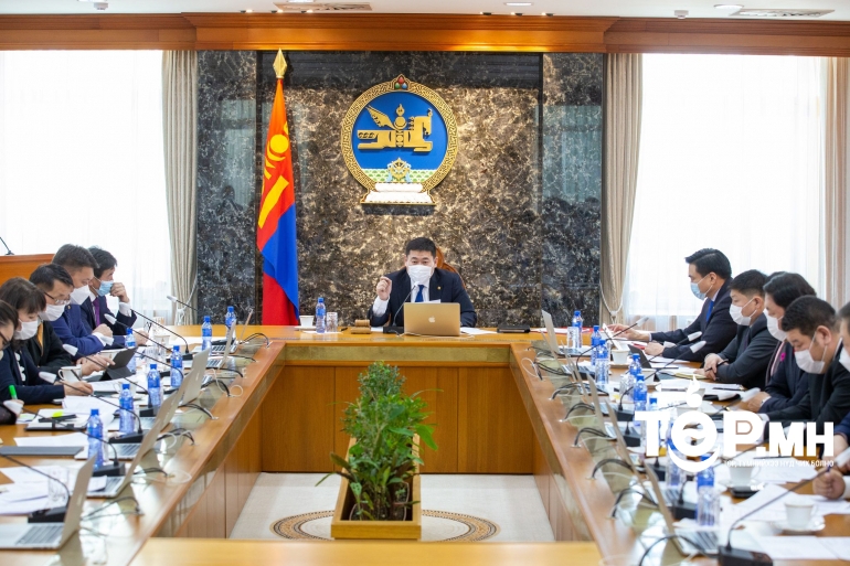 Засгийн газар ээлжит бусаар хуралдаж байна