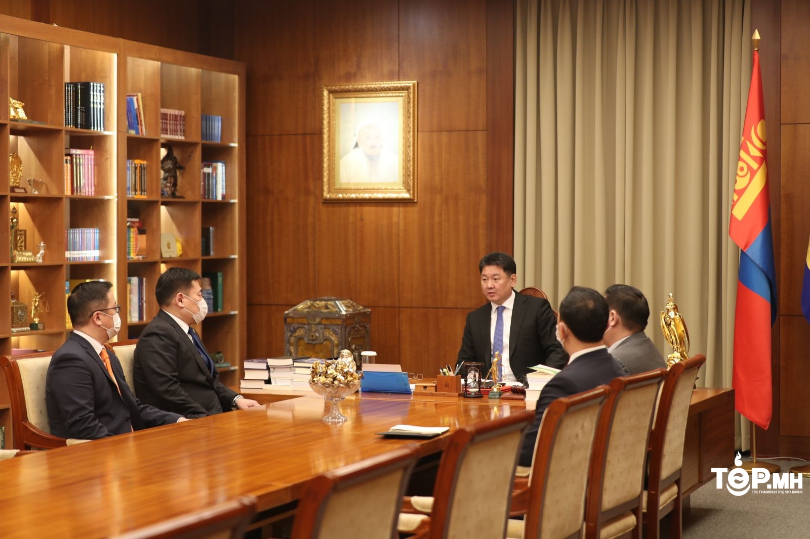 Байгаль орчин, аялал жуулчлалын сайдад нэр дэвшигчийг Монгол Улсын Ерөнхийлөгчид танилцуулав