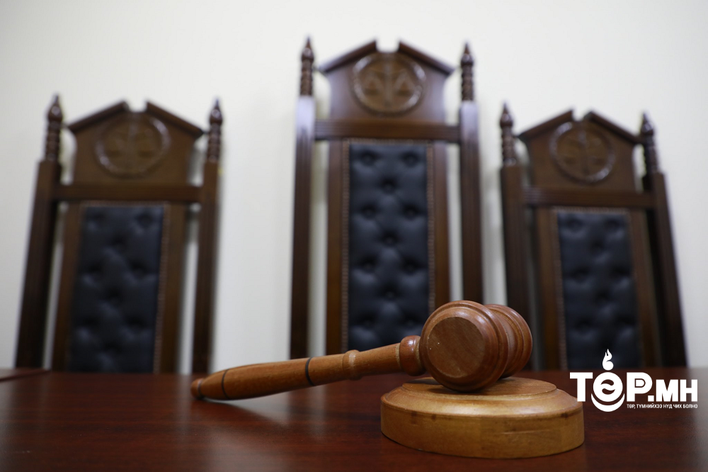 Ч.Маралмаа өмгөөлөгчөөсөө татгалзсан тул шүүх хуралдаан хойшиллоо