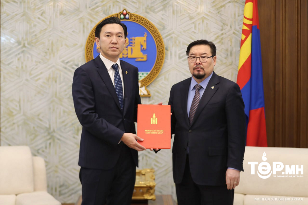 Олон нийтийн сүлжээнд хүний эрхийг хамгаалах тухай хуулийн төслийг өргөн мэдүүлэв