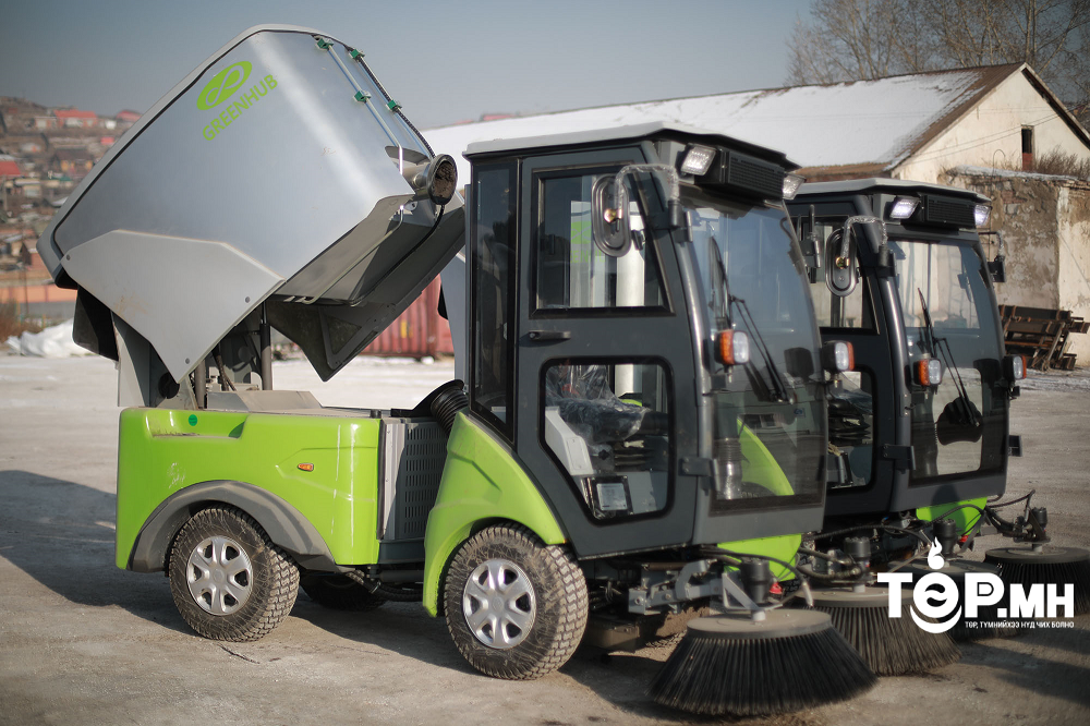 Зам, талбай цэвэрлэх тусгай зориулалтын машин нь 6-8 хүний ажлыг гүйцэтгэнэ