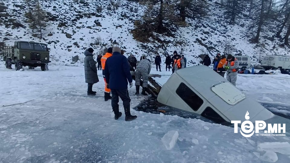 Хөвсгөл нуурт ФУРГОН машин цөмөрч нэг иргэн нас барлаа