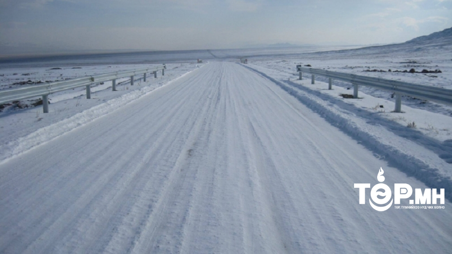 Орон нутгийн замд хоёр суудлын автомашин мөргөлдөж дөрвөн хүн нас барсан байна