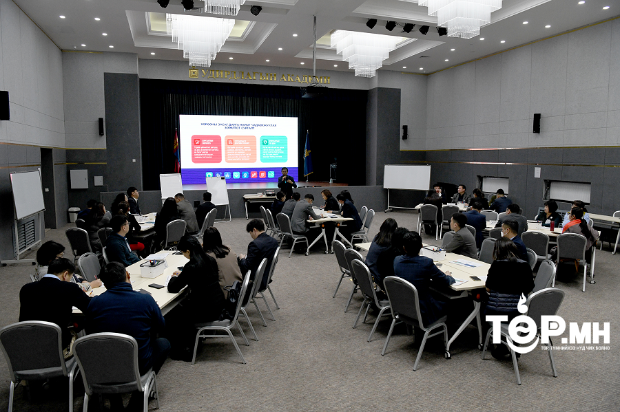 “Иргэн төвтэй хөгжлийн төлөө” сургалтад хорооны Засаг дарга нарыг хамруулж эхэллээ