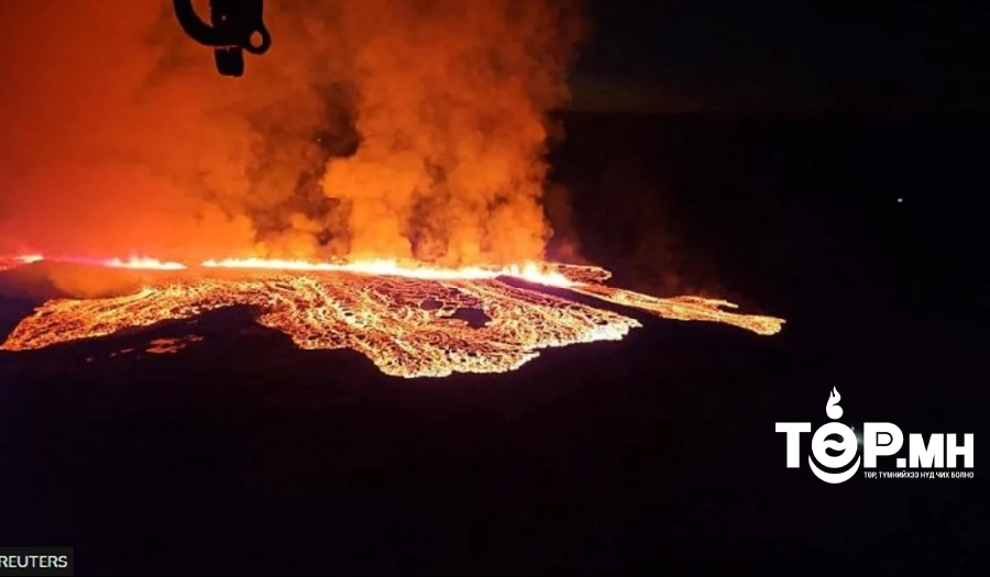Исландад галт уул дэлбэрч, хот руу лав урсаж, байшин, барилгууд олноор шатжээ