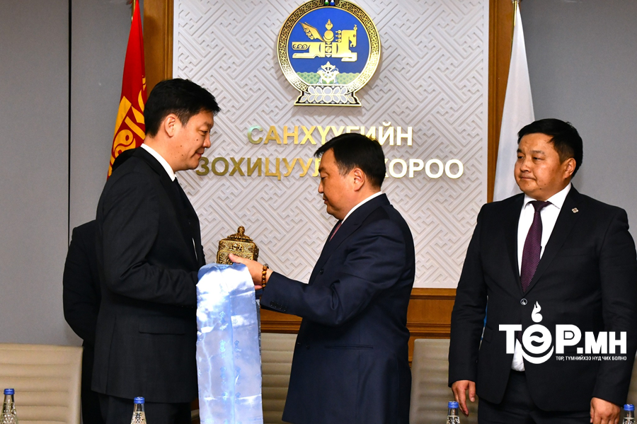 Санхүүгийн зохицуулах хорооны дарга Т.Жамбаажамц үүрэгт ажлаа хүлээж авлаа