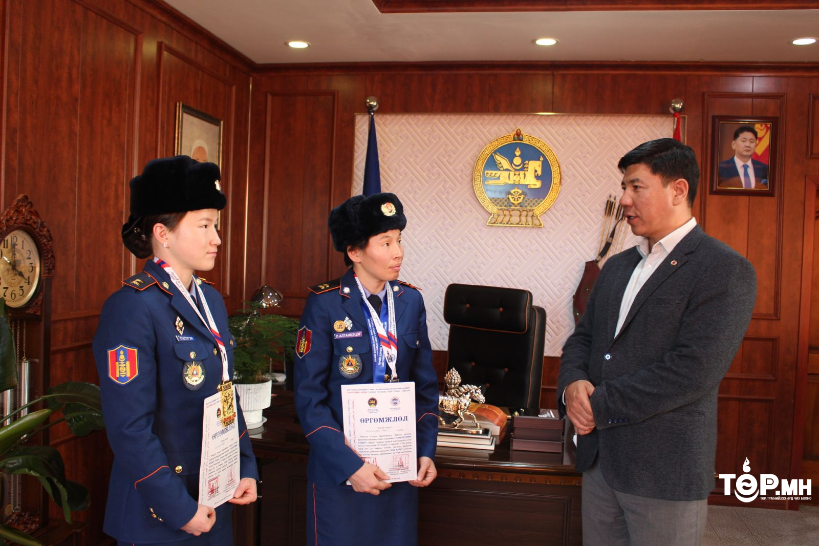 Олон улсын тэмцээнд амжилттай оролцсон тамирчдыг хүлээн авч уулзлаа