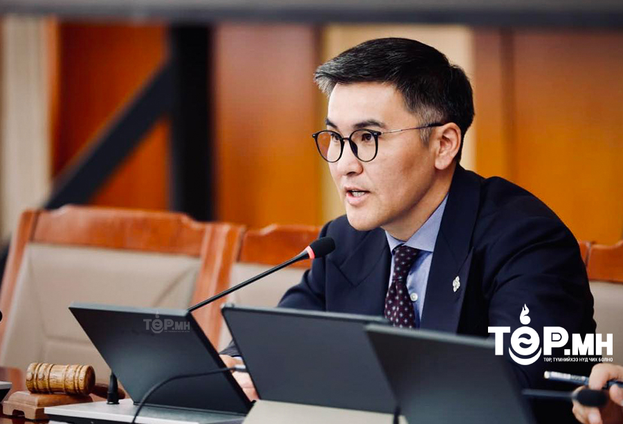 Ч.Лодойсамбуу: Юун хууль засаглах, “Хүн л засагладаг юм! Харцгаа та нар!” гээд ил тод хашгирлаа