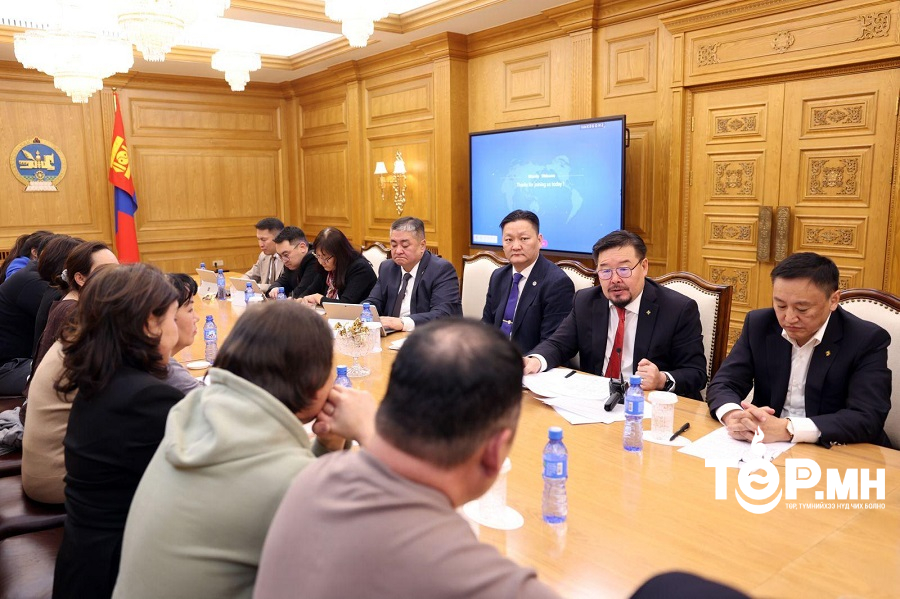 Ерөнхий сайд Монголын эрүүл мэндийн ажилтны үйлдвэрчний эвлэлийн холбооны төлөөлөгчдийг хүлээн авч уулзлаа