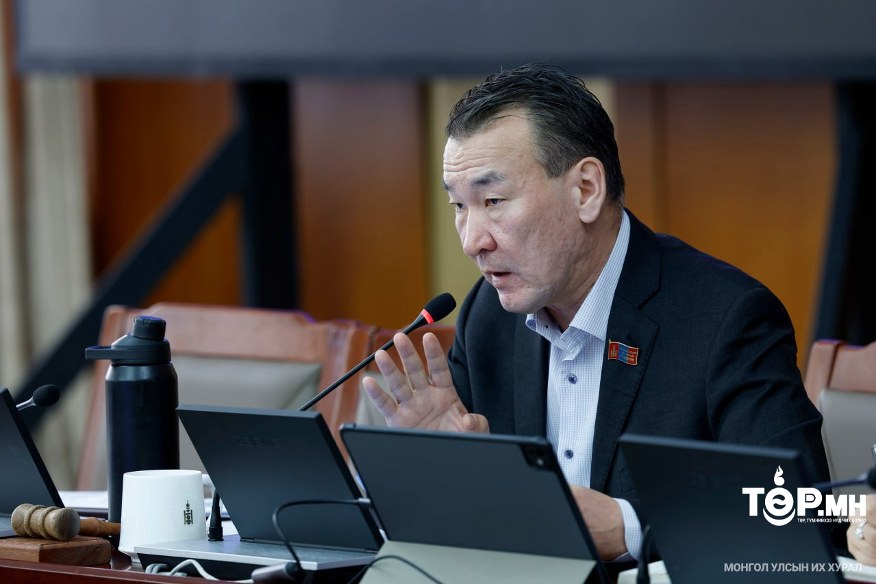 С.Ганбаатар малчдын малын бэлчээр, тариалангийн талбайтай газрыг "дээрэмдэж" авсан уу?