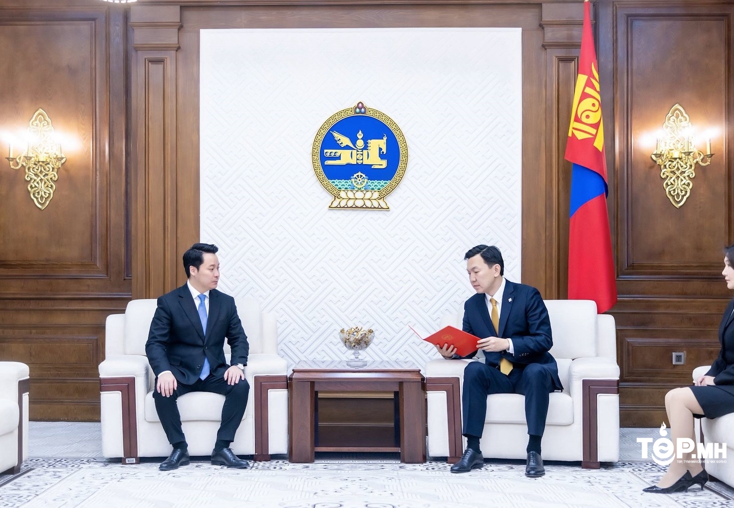 Элчин сайд нарыг эгүүлэн татах, томилох асуудлаар зөвшилцөх Монгол Улсын Ерөнхийлөгчийн саналыг өргөн мэдүүллээ