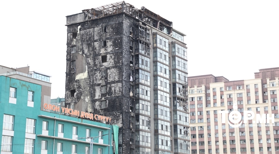 Дэлбэрэлтэд өртсөн 207 дугаар байрыг буулгалааДэлбэрэлтэд өртсөн 207 дугаар байрыг буулгалаа