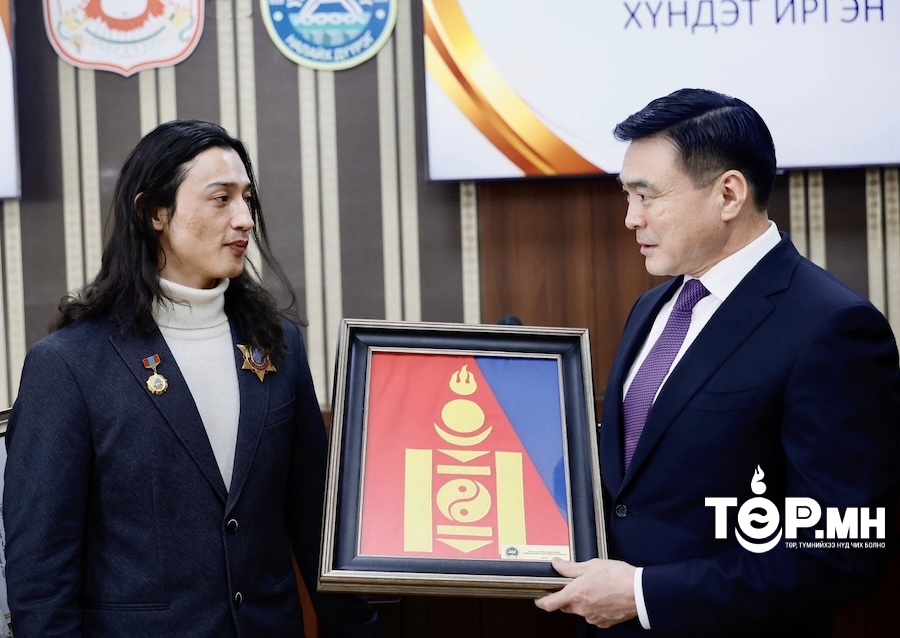 МУГЖ Э.Лхагва-Очир Налайх дүүргийн хүндэт иргэн боллоо