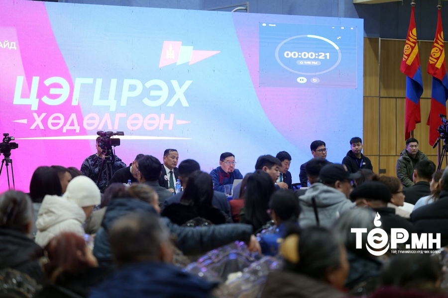 Авлига, газрын маргаан, хариуцлагагүй уул уурхайг цэгцэлж өгөхийг Дорноговьчууд Ерөнхий сайдаас хүслээ